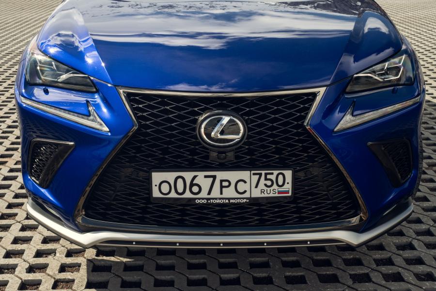 Детали экстерьера Lexus NX300 F-Sport 2017 года  (WW) (фото 36 из 43)